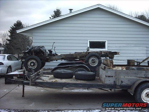 54-build--120709-002.jpg 12-07-09:   I used a photo editing program to do this crude cut and paste job to my chassis picture. But this is the way it will actually look like when I shorten the chassis. 