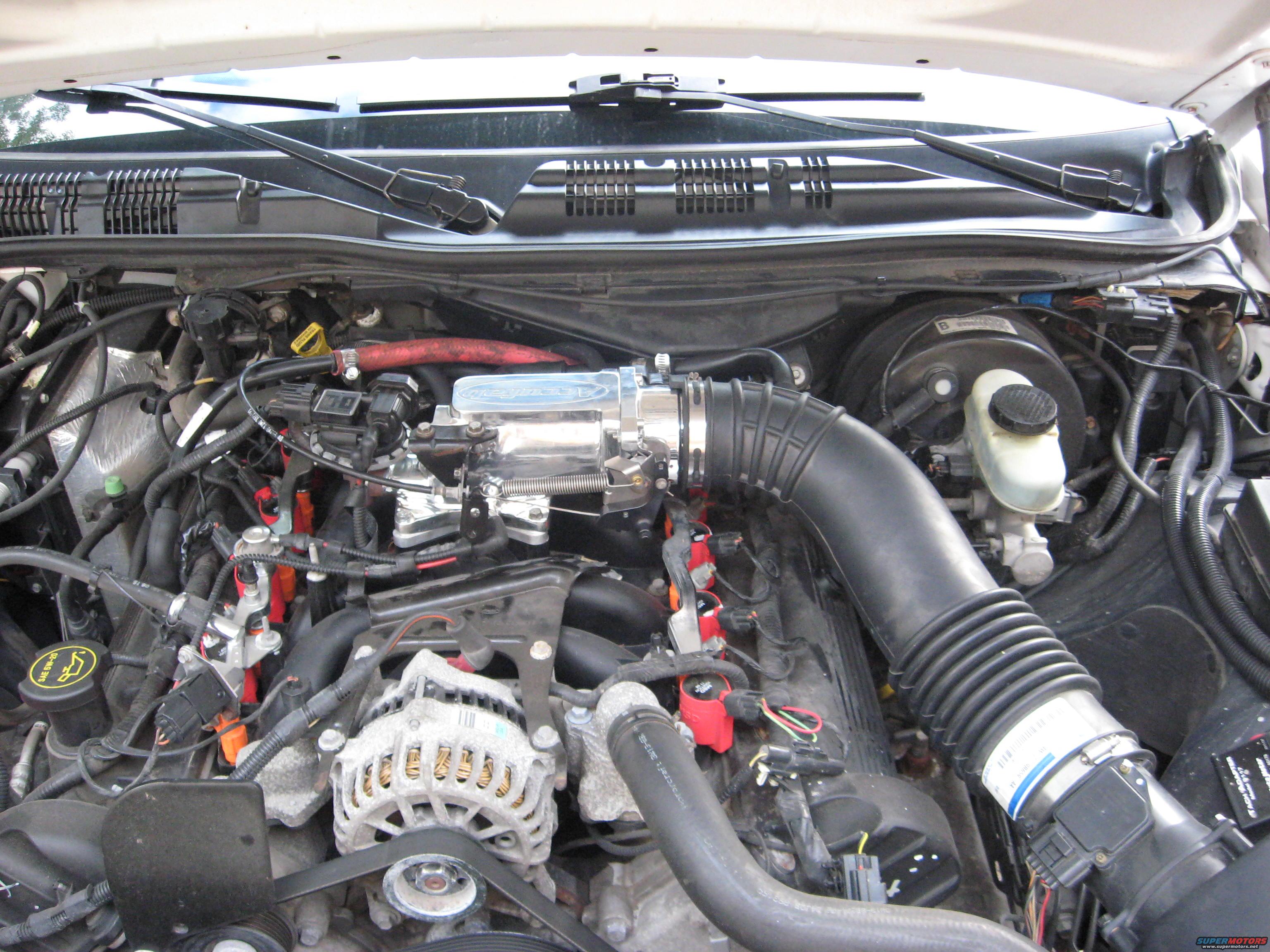 2003 Ford Crown Victoria photo