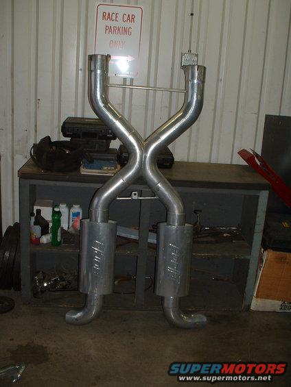 X-pipe exhaust system with two mufflers