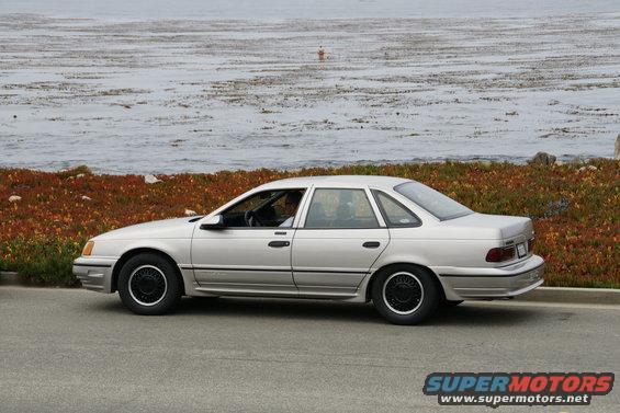 1990 Ford Taurus