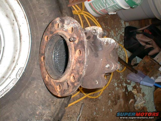 hubs002.jpg More Dually