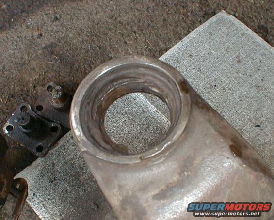 d60_009.jpg Bottom bearing race is deeply gouged. Race came out in pieces