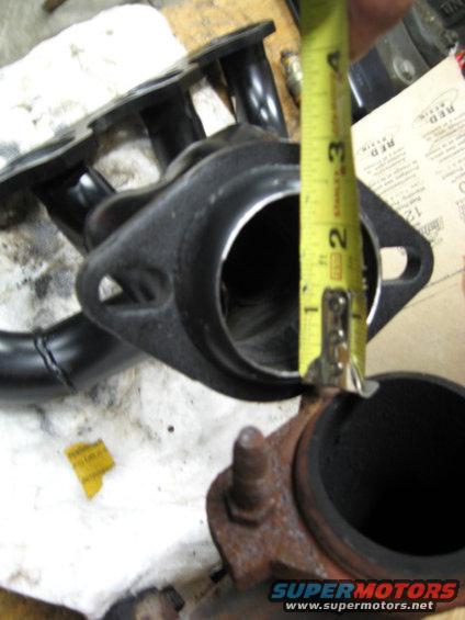 Measuring exhaust manifold pipe diameter with a tape measure
