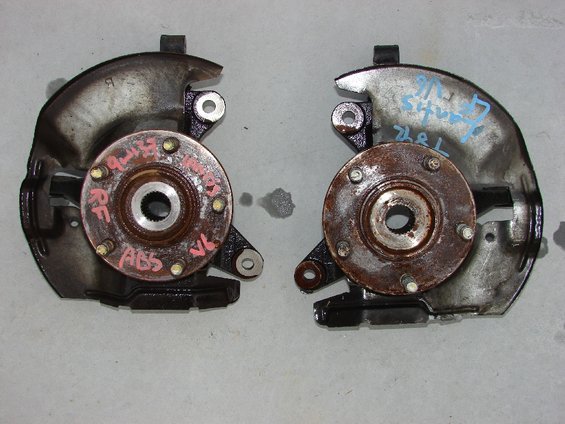 left and right hubs front view