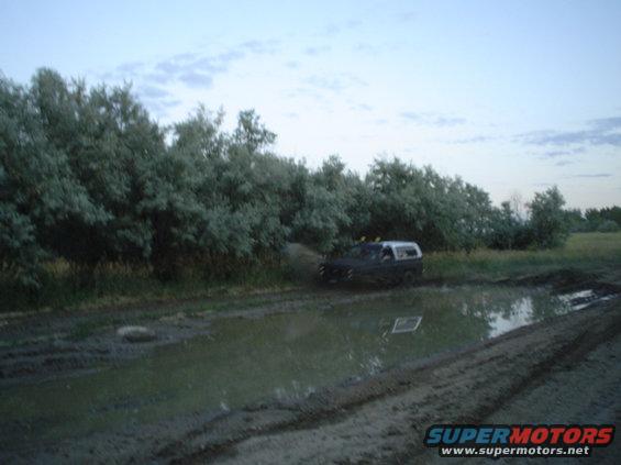 dsc00195.jpg Mikes blazer with 32 BFG ATs