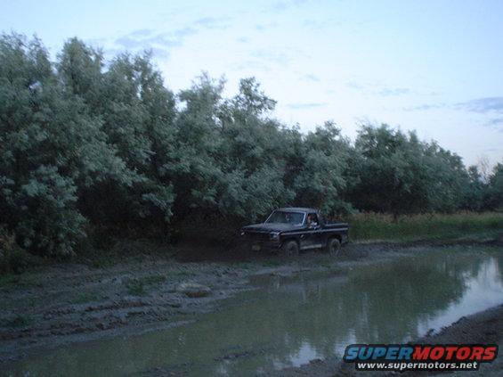 dsc00197.jpg My truck with no front driveshaft