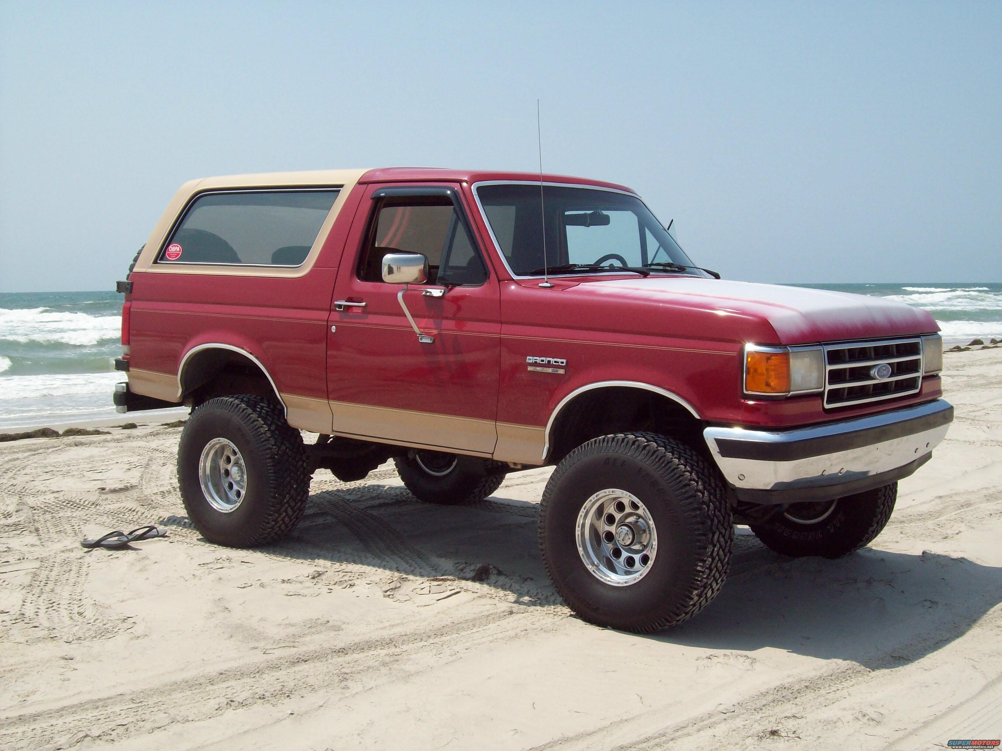 1990 Ford Bronco “Bicep55”