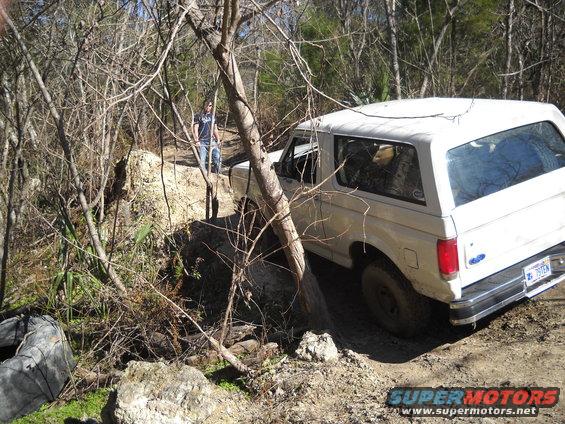 dscn0803.jpg Wheel'n the stock bronco Works great not sure the direction I will take with Mods