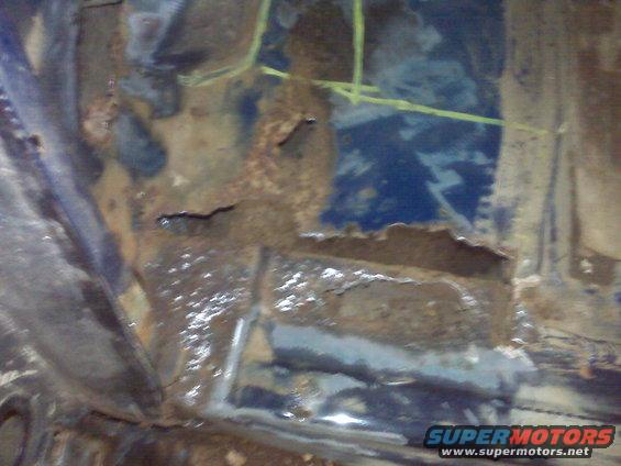 l-bed-floor.jpg floor
