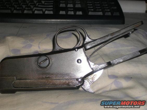 3-remove-fingerscrew.jpg dissassembly 3
