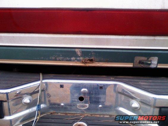 1990-bronco-rust-spot.jpg