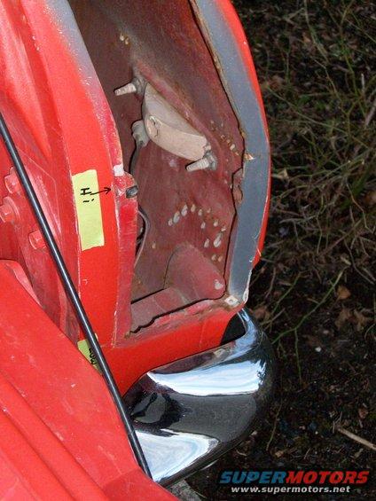 100_0315.jpg the right rear quarter was full of holes; they probably used an old "screw-type" dent puller, but didn't bother to weld up the holes when they were done.