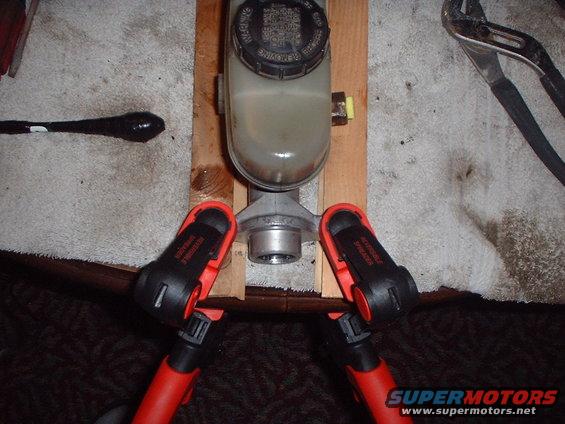 bronco-fix-001.jpg Bench bleed new master