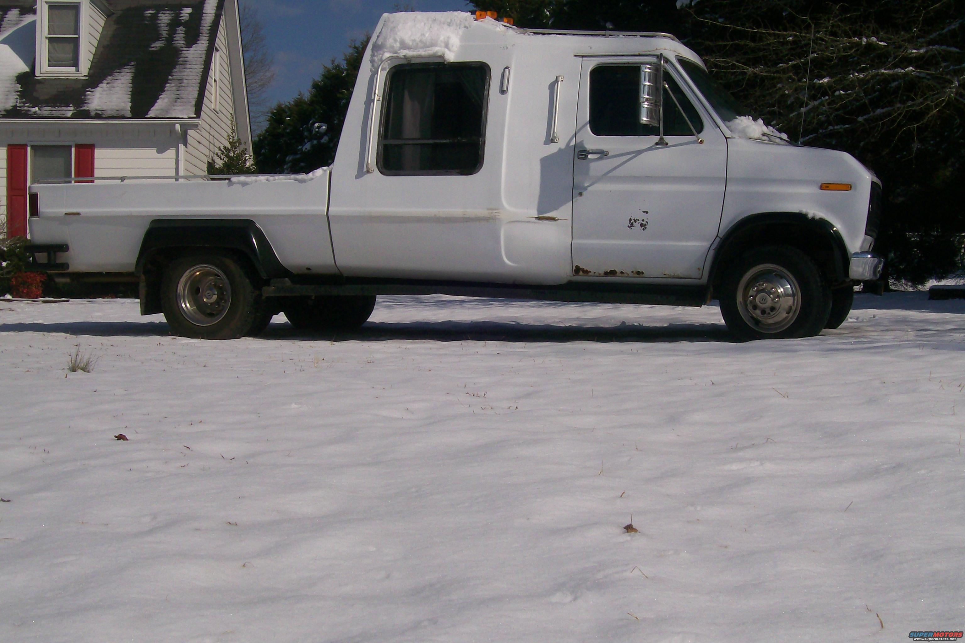 1982 Ford E350 photo