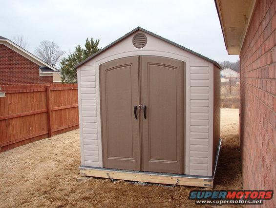 10finished.jpg It went up faster than I expected, and only the last roof panel gave me any trouble.