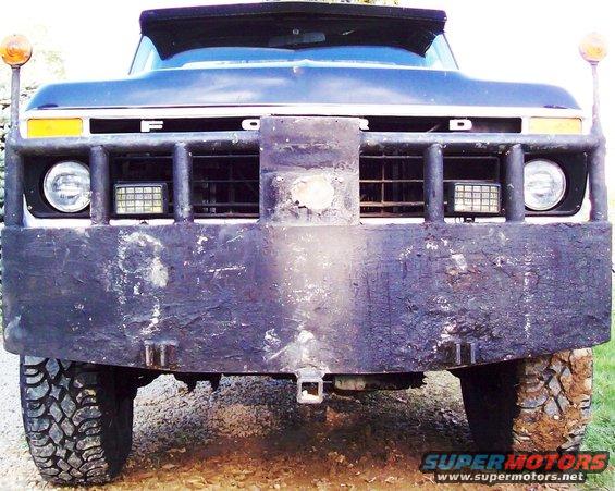 1977 Ford F-250 front view with heavy-duty bumper and off-road tires