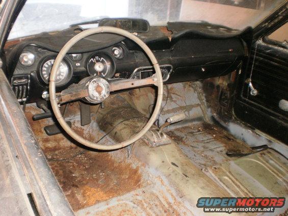 p2190004.jpg front floors and dash