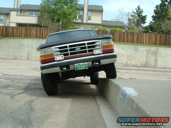 swaygone.jpg Sway bars gone, did it in this parking lot...people sure look at you funny sometimes...hilly billy I am I am!  Little bit of a difference.