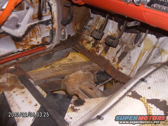 hpim0975.jpg drivers floor