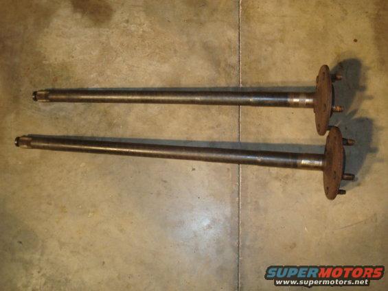 dsc04129.jpg 8.8 axle shafts