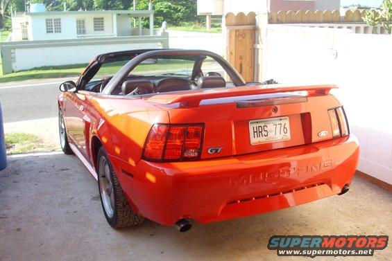 red-mustang-gt1006.jpg 