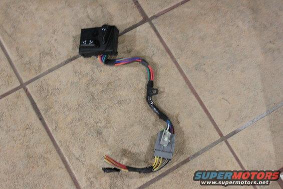 img_1074.jpg RH door mounted 8-way powerseat switch.