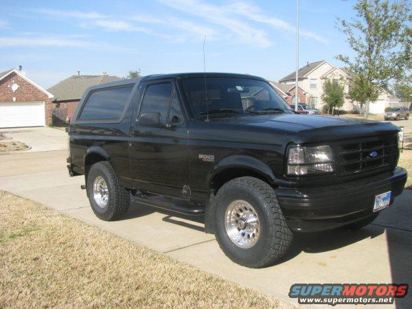 before.jpg This is the Bronco before applying Penetrol to the roof.