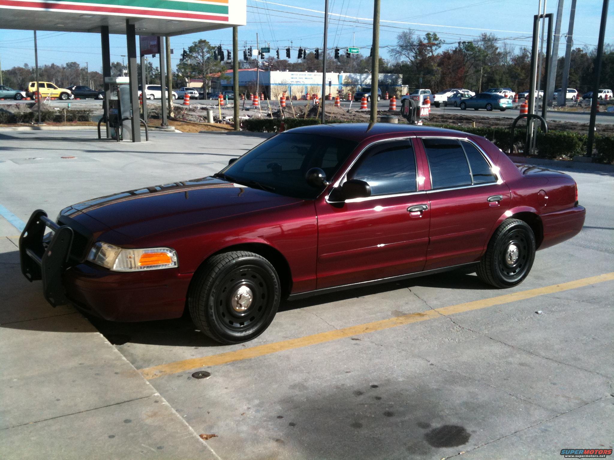 2005 Ford Crown Victoria photo