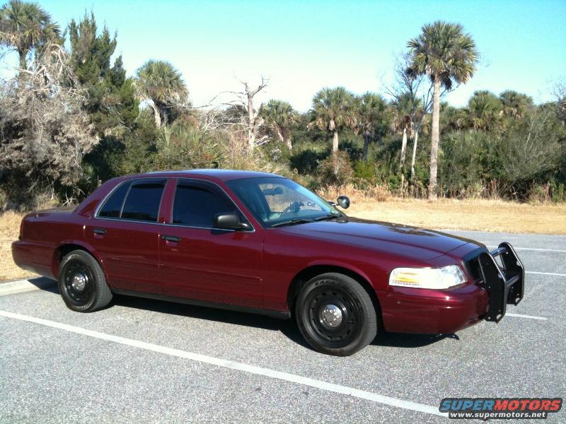 2005 Ford Crown Victoria photo