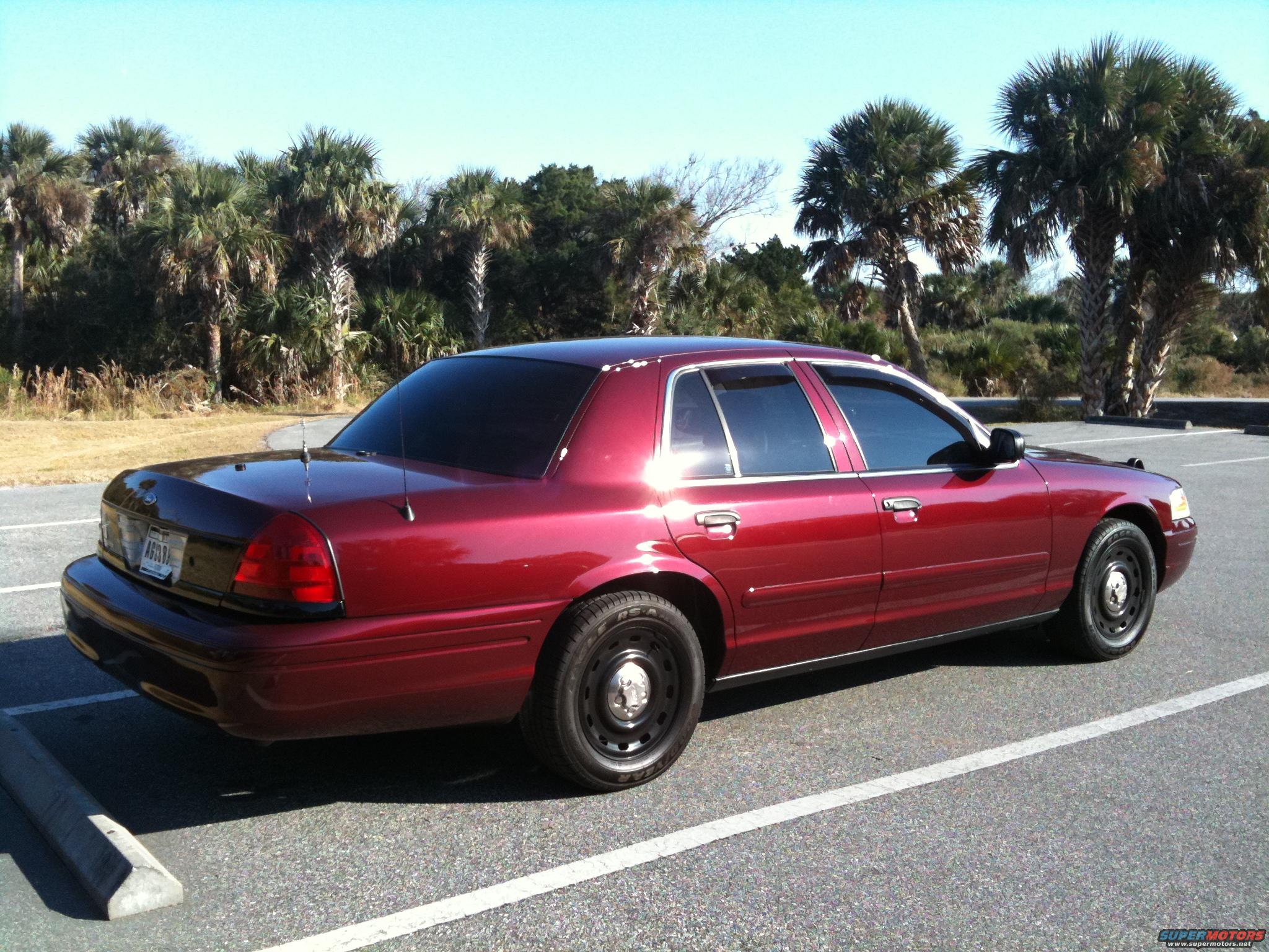 2005 Ford Crown Victoria photo