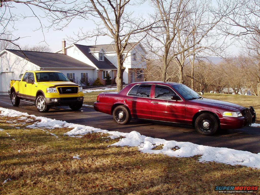 2005 Ford Crown Victoria photo