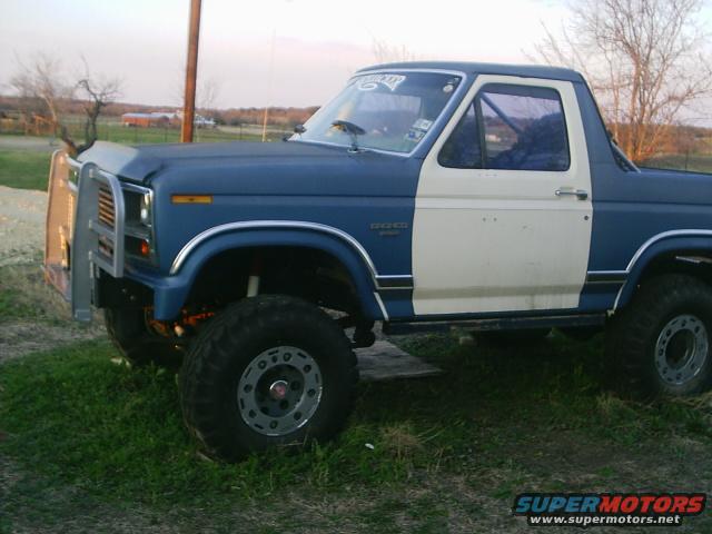 1984 Ford Bronco photo
