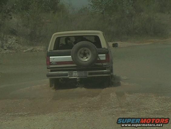 bronco2.jpg 