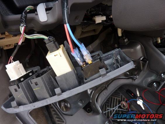 Wiring harness and electrical connectors for a vehicle's dashboard