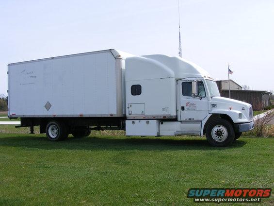 dscf0013.jpg 2000 Freightliner FL80