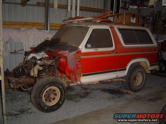 dsc00579.jpg 1984 351c Bronco Had been sitting in my shed for a few years like this waiting for time & money for resto!