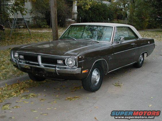 Brown 1971 Dodge Dart Swinger, 3q-front view