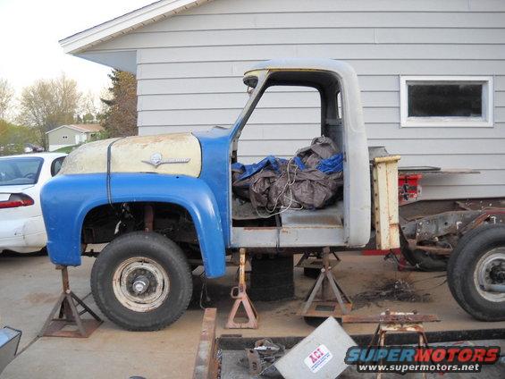 54-build--41910-075.jpg Here's the front section of the box sitting on the truck. I'm going to have to raise it up around 4&quot; or so when I mount the cab.