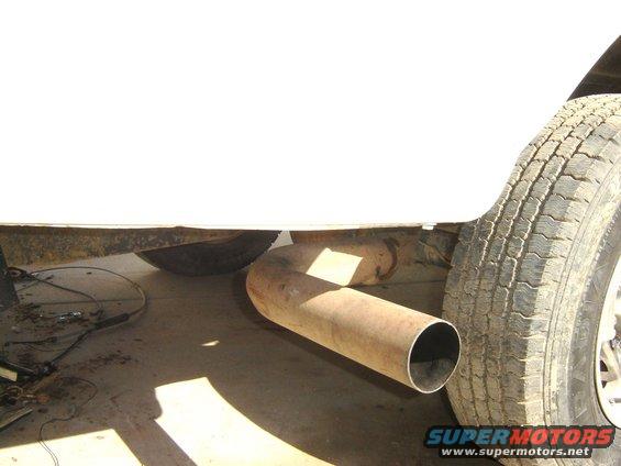 dsc00035.jpg after words. wow! why would ford put pipe on a 460 truck that only good for 300-6
