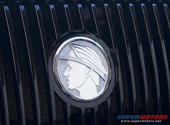 2003 Mercury Marauder grille emblem