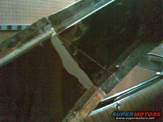drvinbed.jpg driver side bed sail