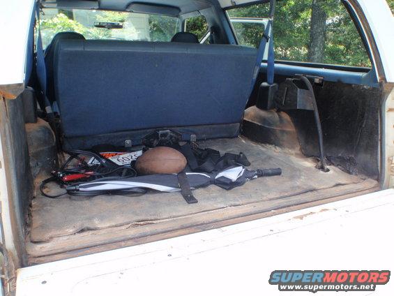 p4240024.jpg Interior Cargo Area