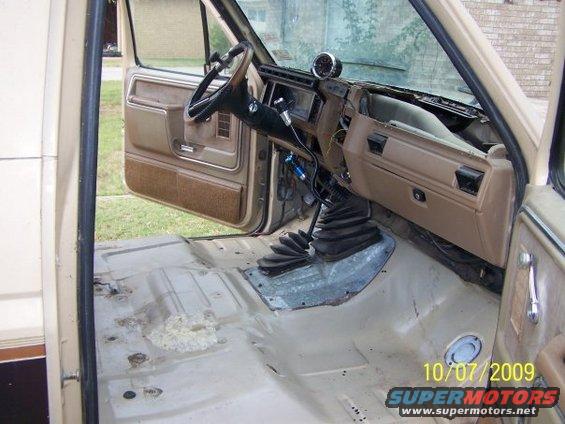 7717_739337040648_16737767_42421251_3673840_n.jpg Every interior piece out except dash