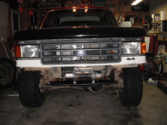1991 Ford Bronco front view with winch installed