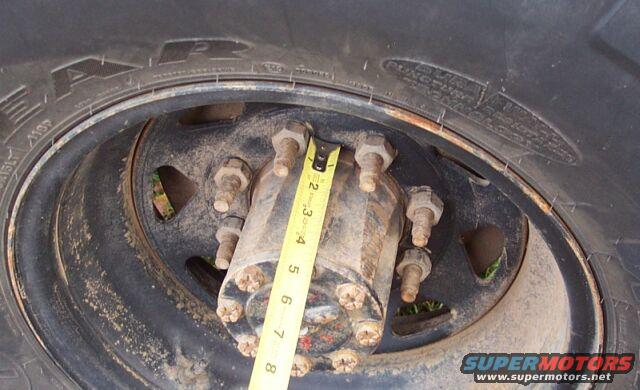 bronco-053.jpg The 10.25 is easily identified by a deep wheel bearing hub.  Much deeper than 14 bolts or D70s