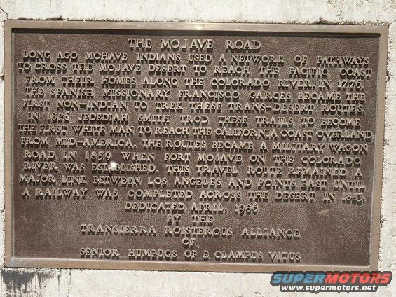 pict0328.jpg Sign at the start of the trailhead.