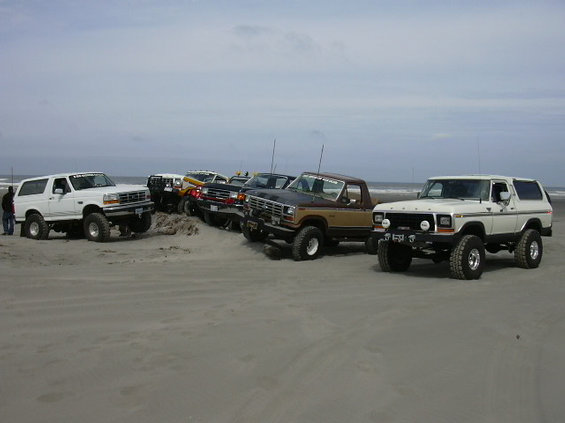 dscn0659.jpg Where did everyone that was sitting on the log go???