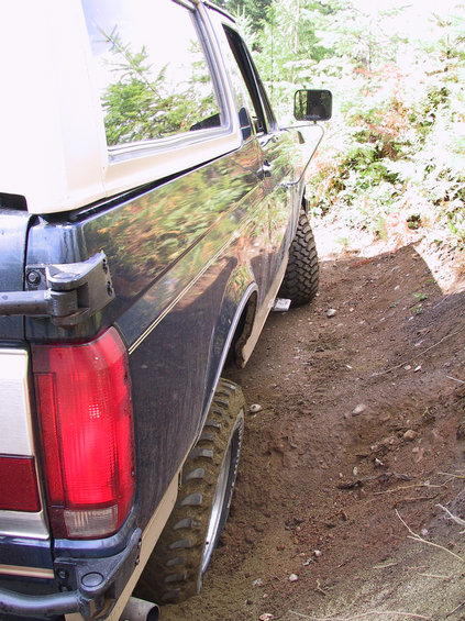 img_0940.jpg OK, I guess you guys were right.  I should probably put all of the bolts in my top.  Check the gap!