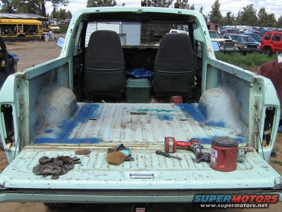 bronco-rebuild-21.jpg cleaning rear floor to get it ready for painting
