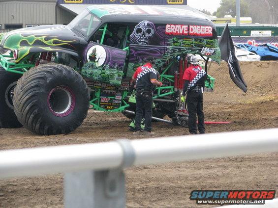 GraveDigger lost a wheel.
